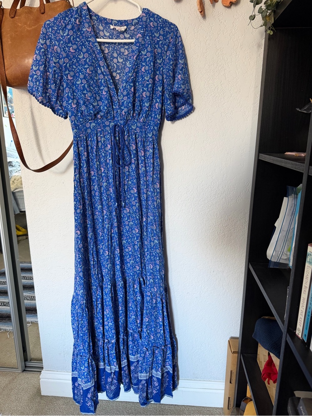 L'ATISTE Blue Floral V-Neck Maxi Dress with Drawstring